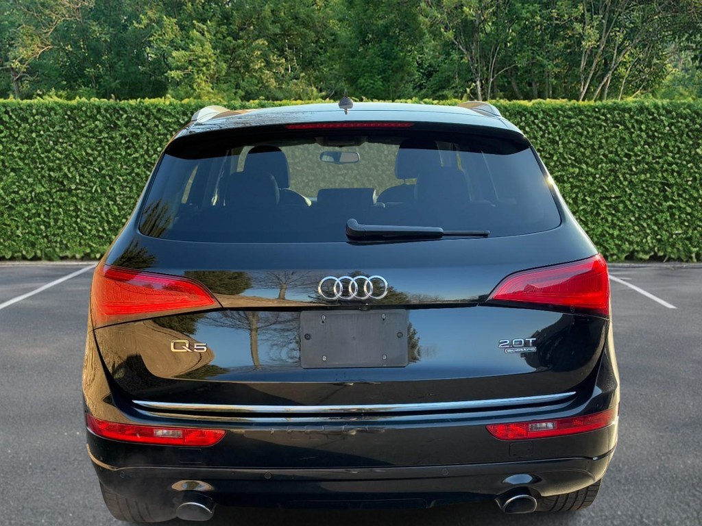 Audi Q5 Vehicle Full-screen Gallery Image 08
