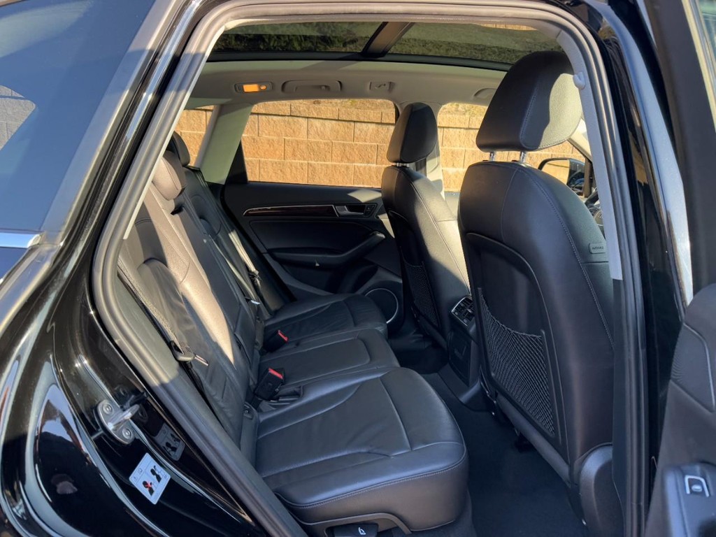 Audi Q5 Vehicle Full-screen Gallery Image 10