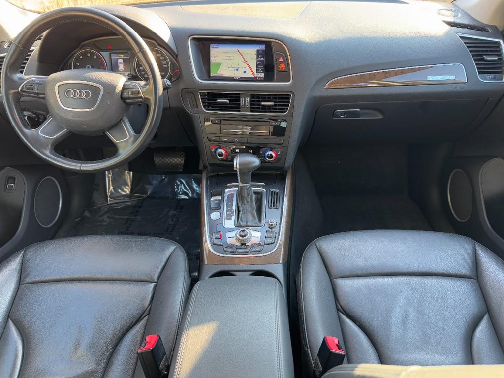 Audi Q5 Vehicle Full-screen Gallery Image 11