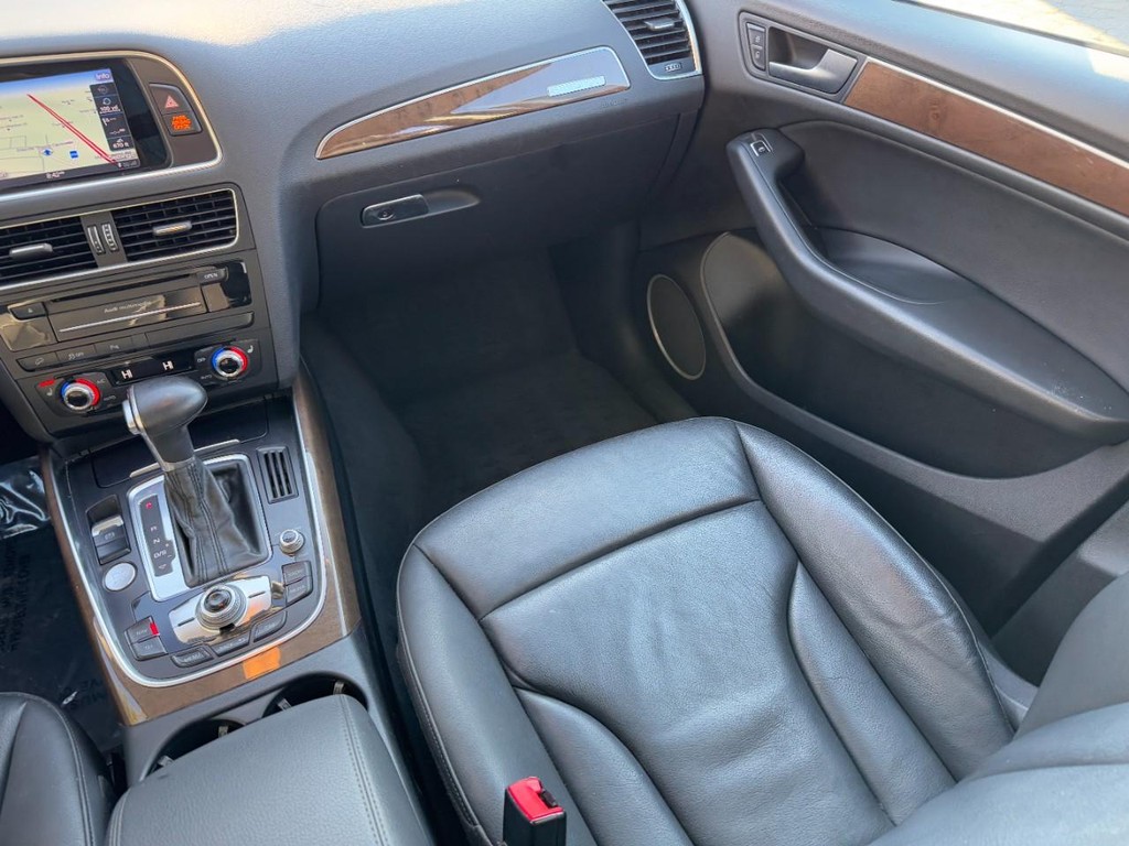 Audi Q5 Vehicle Full-screen Gallery Image 15