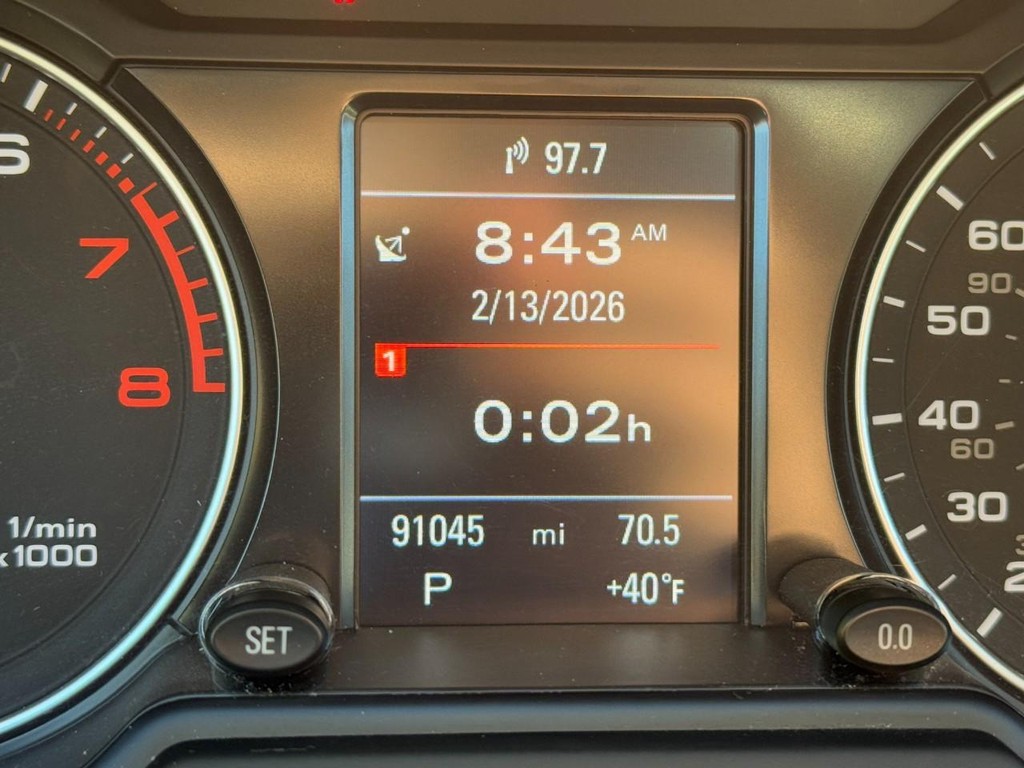 Audi Q5 Vehicle Full-screen Gallery Image 19