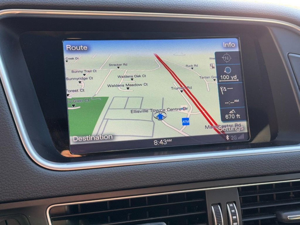 Audi Q5 Vehicle Full-screen Gallery Image 21