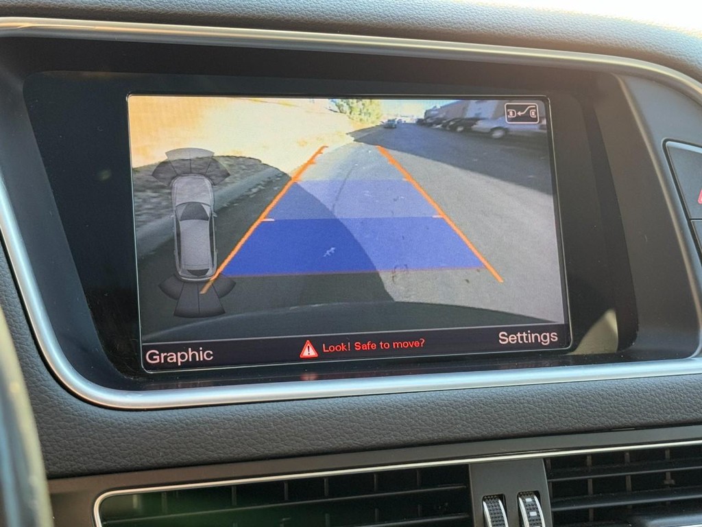 Audi Q5 Vehicle Full-screen Gallery Image 22