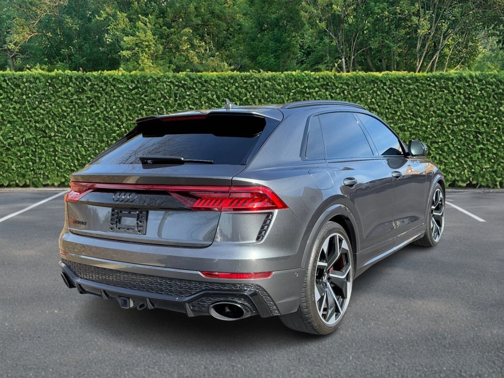 Audi RS Q8 Vehicle Full-screen Gallery Image 03