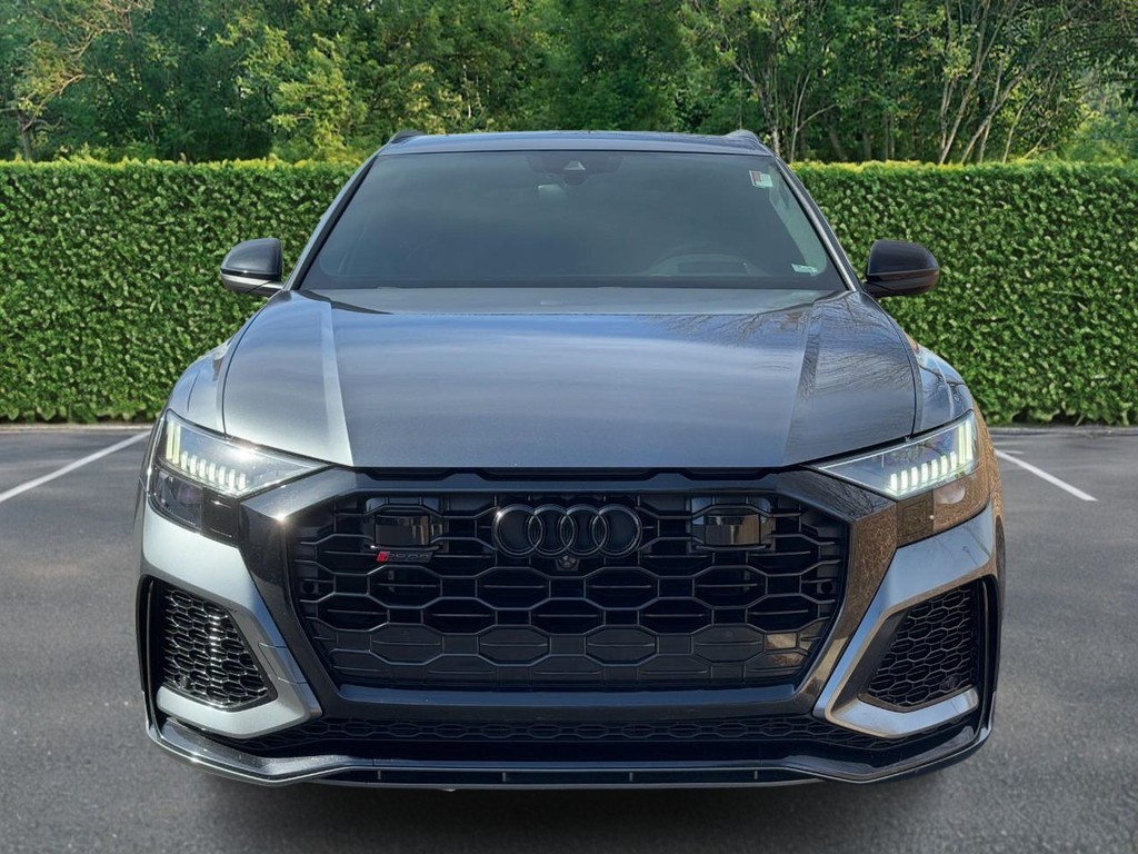 Audi RS Q8 Vehicle Full-screen Gallery Image 07