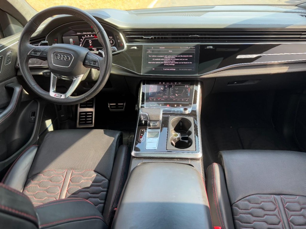 Audi RS Q8 Vehicle Full-screen Gallery Image 11