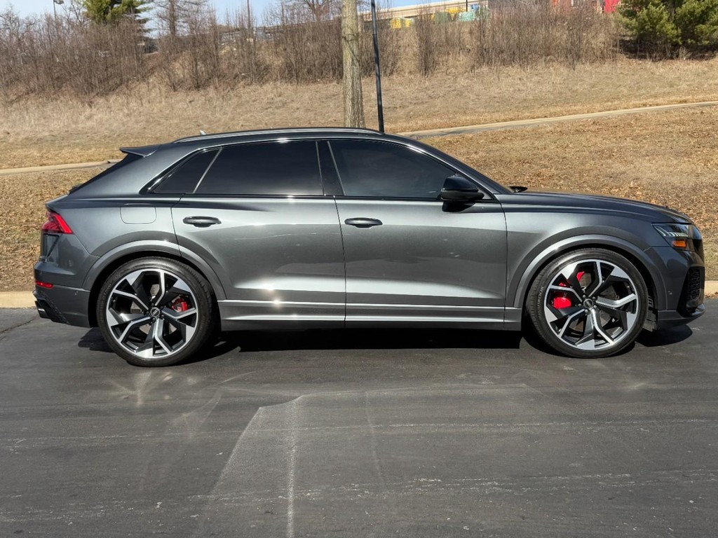 Audi RS Q8 Vehicle Full-screen Gallery Image 14