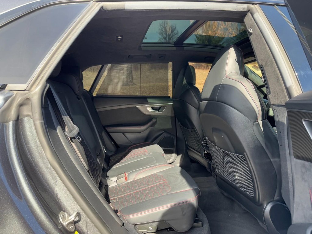 Audi RS Q8 Vehicle Full-screen Gallery Image 22