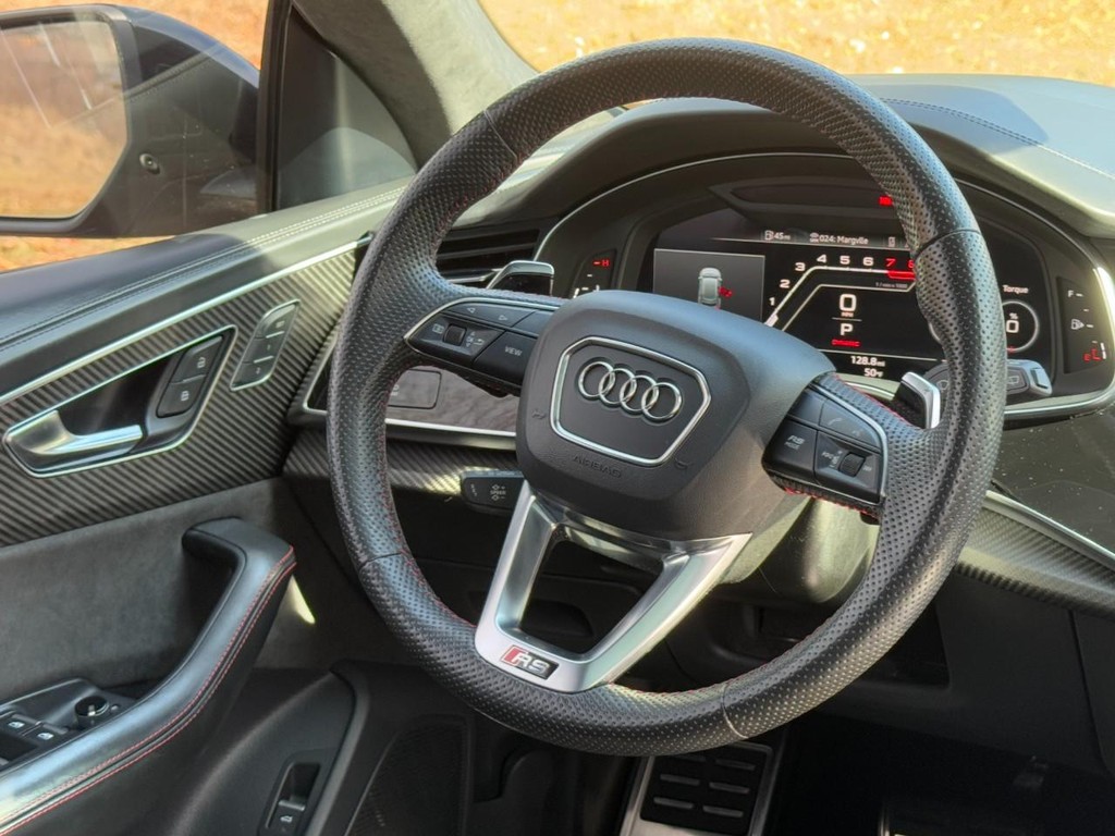 Audi RS Q8 Vehicle Full-screen Gallery Image 24