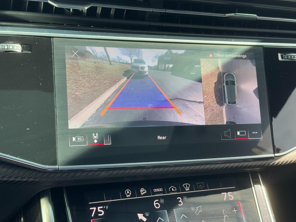 Audi RS Q8 Vehicle Full-screen Gallery Image 34