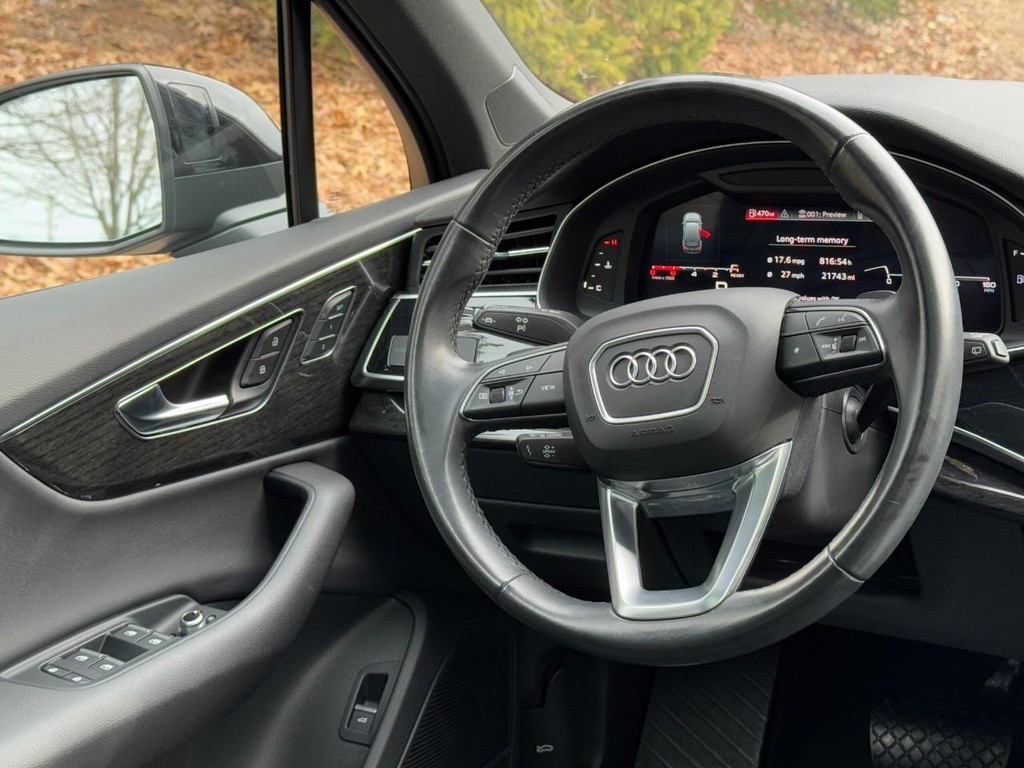 Audi Q7 Vehicle Full-screen Gallery Image 13