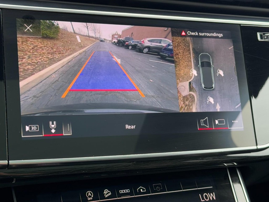 Audi Q7 Vehicle Full-screen Gallery Image 22