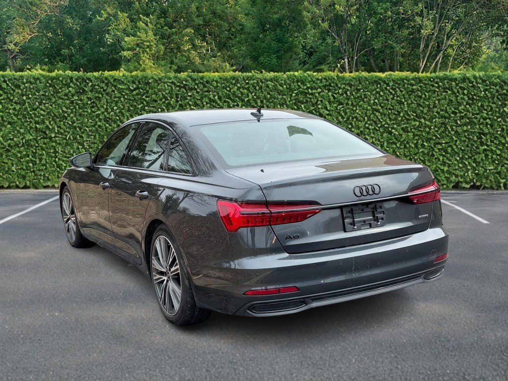 Audi A6 Sedan Vehicle Full-screen Gallery Image 04