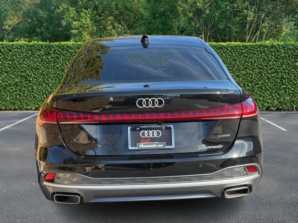 Audi A5 Vehicle Full-screen Gallery Image 08