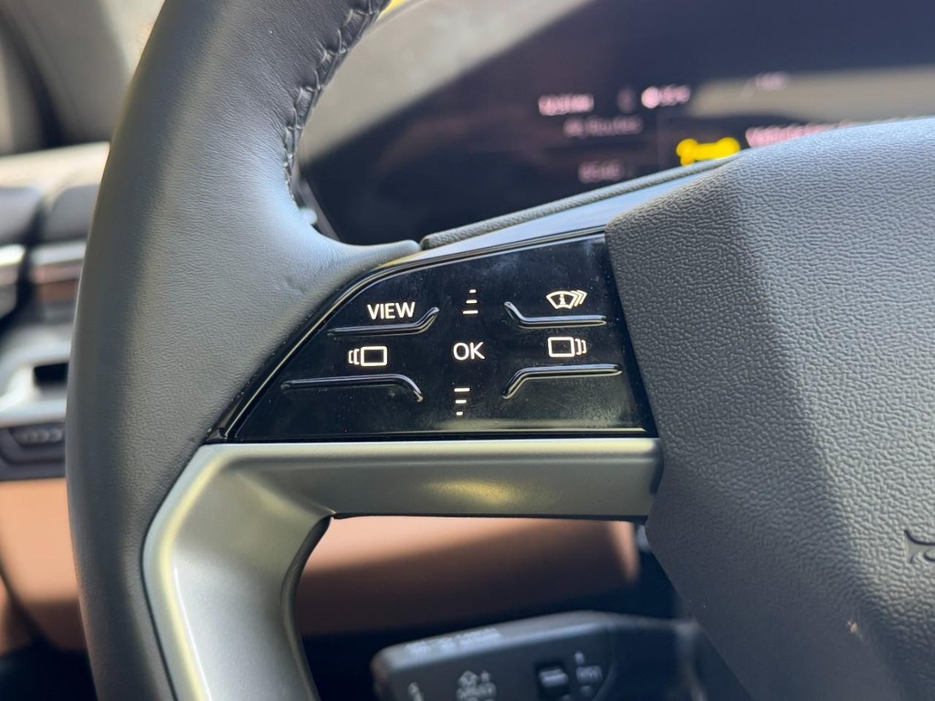 Audi A5 Vehicle Full-screen Gallery Image 15