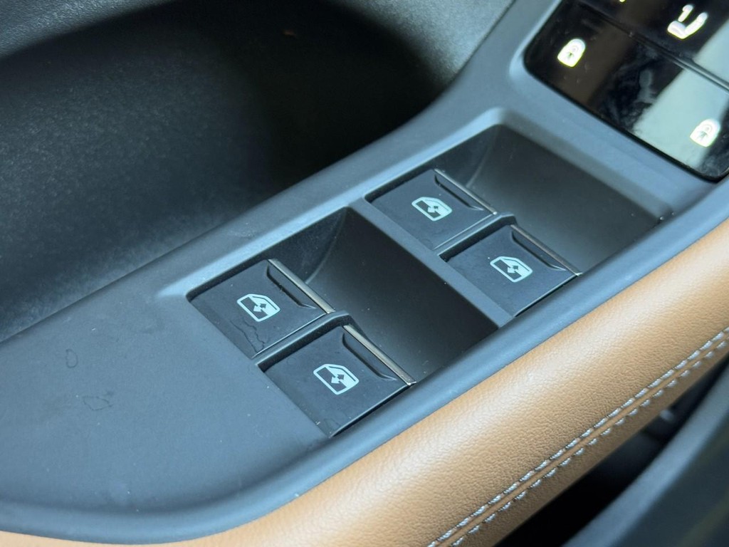 Audi A5 Vehicle Full-screen Gallery Image 21