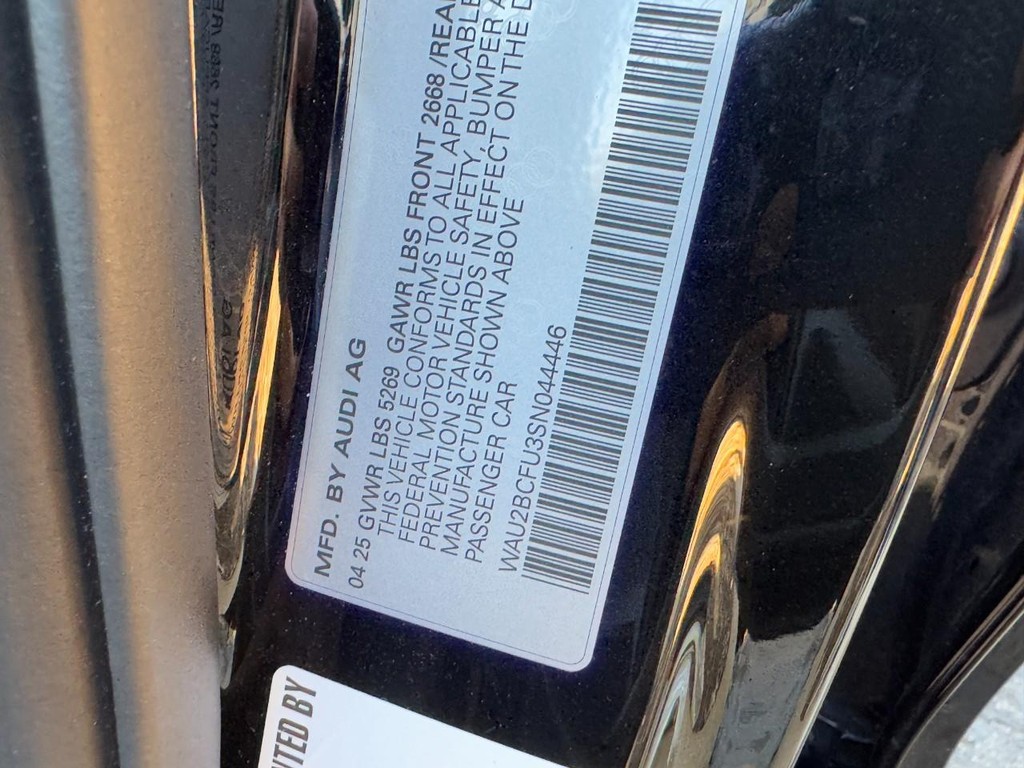 Audi A5 Vehicle Full-screen Gallery Image 23