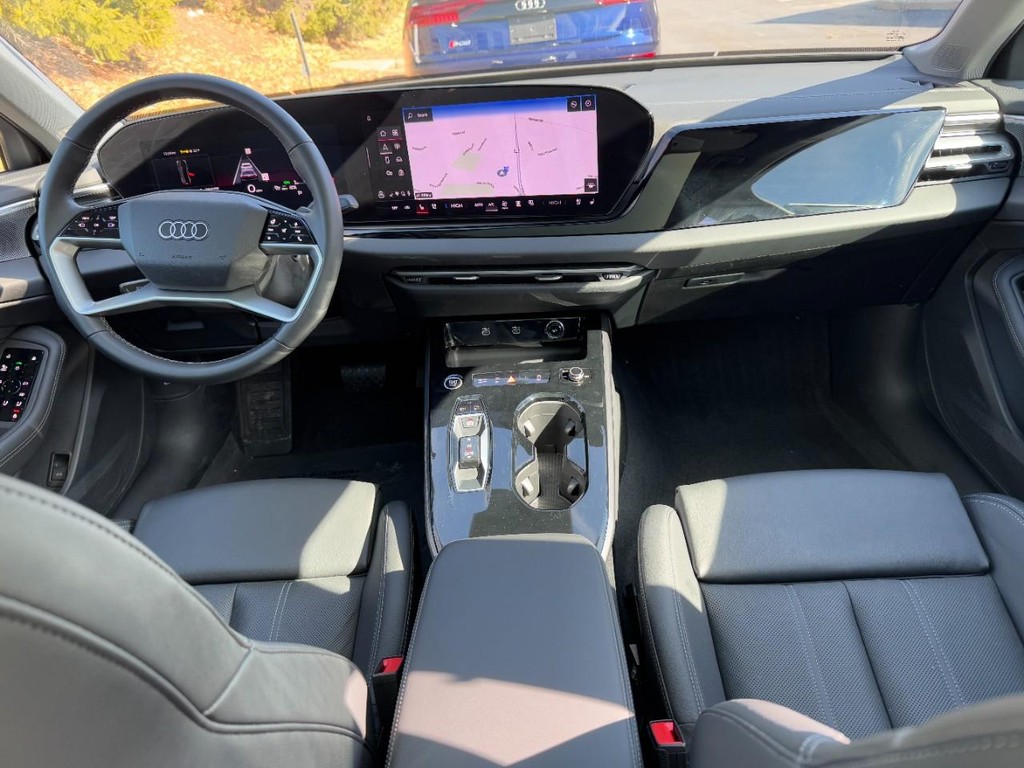 Audi A5 Vehicle Full-screen Gallery Image 11