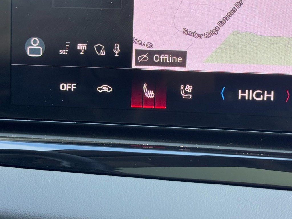 Audi A5 Vehicle Full-screen Gallery Image 18