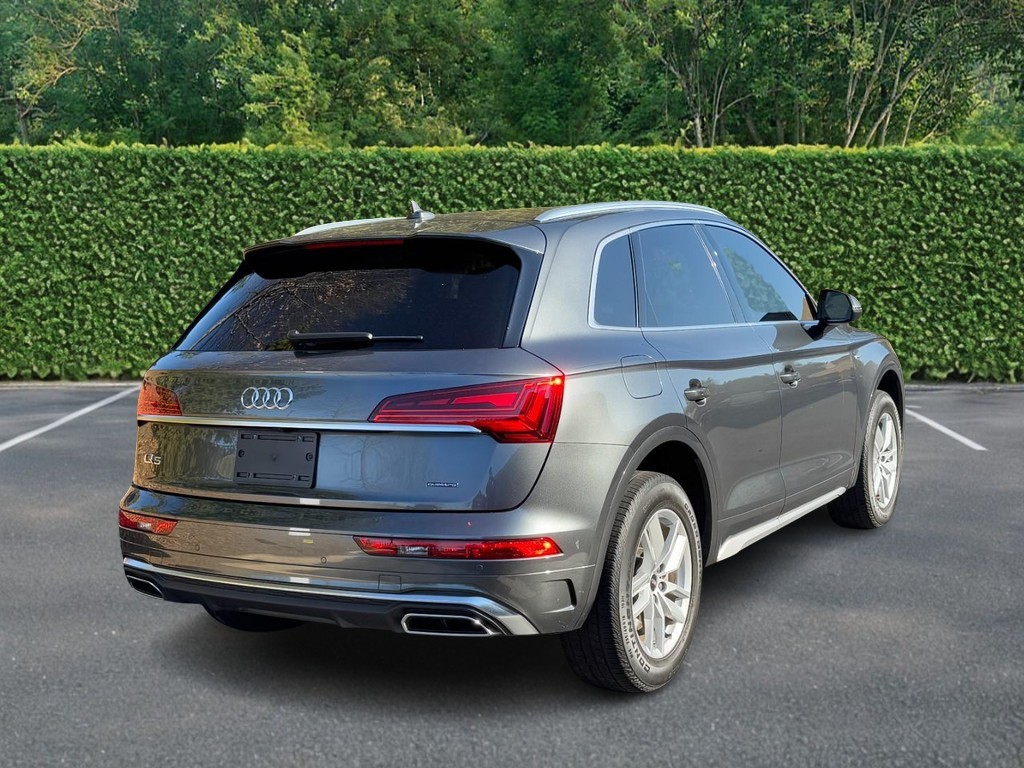 Audi Q5 Vehicle Full-screen Gallery Image 03