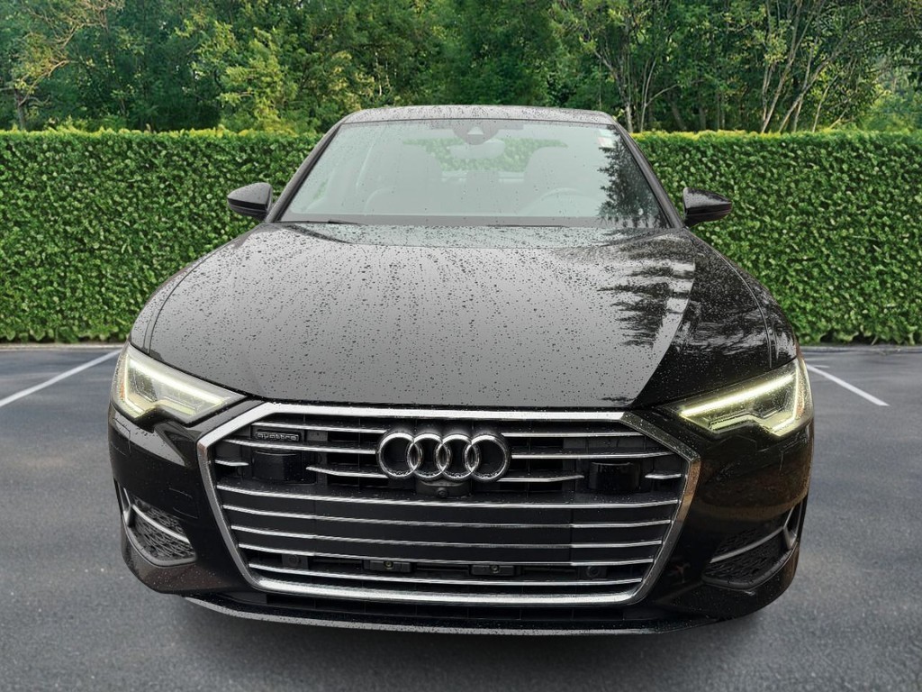 Audi A6 Sedan Vehicle Full-screen Gallery Image 07