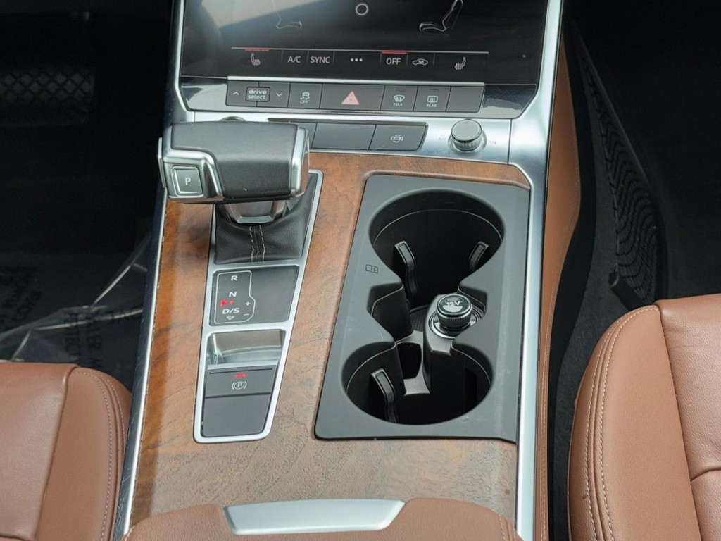 Audi A6 Sedan Vehicle Full-screen Gallery Image 14