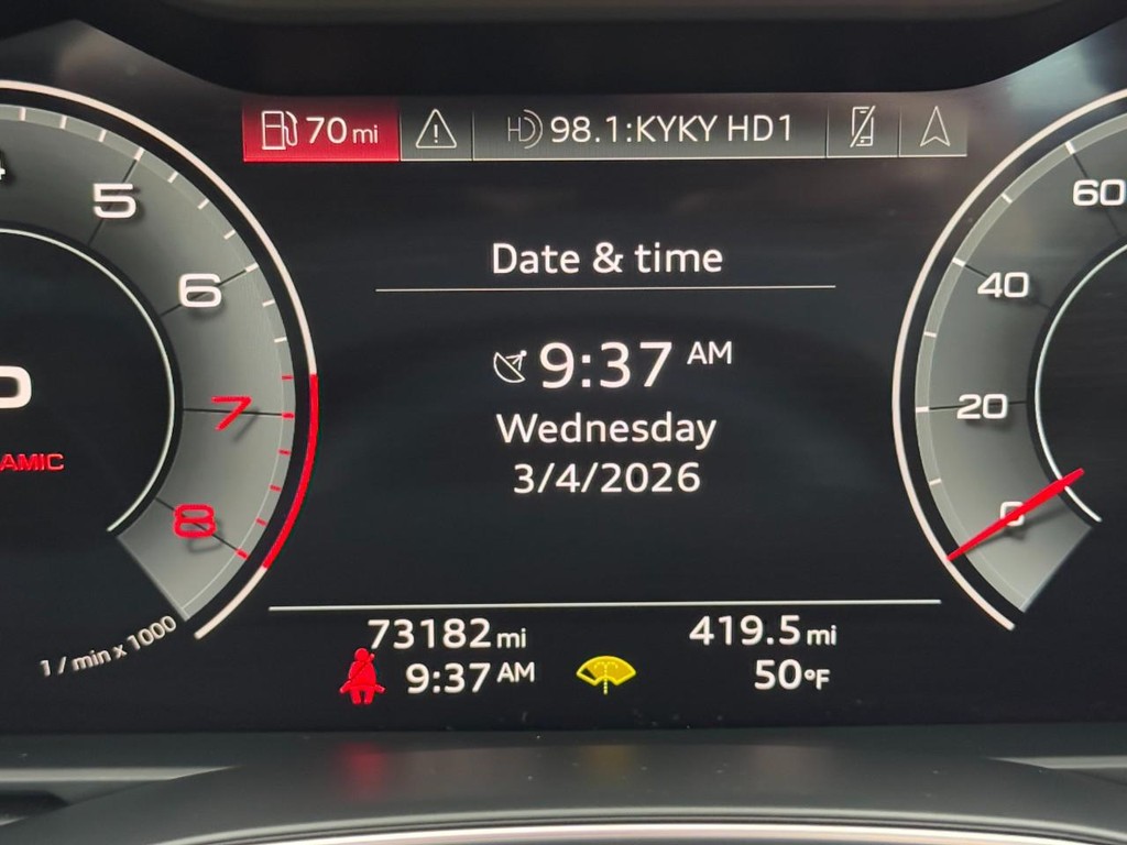 Audi A6 Sedan Vehicle Full-screen Gallery Image 19