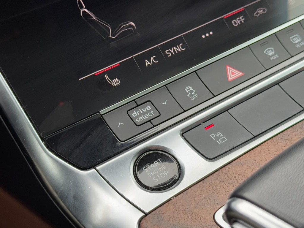 Audi A6 Sedan Vehicle Full-screen Gallery Image 20