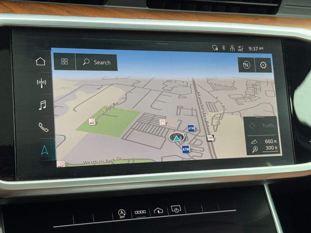 Audi A6 Sedan Vehicle Full-screen Gallery Image 22