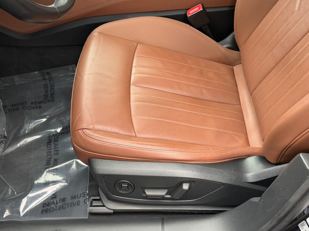 Audi A6 Sedan Vehicle Full-screen Gallery Image 24