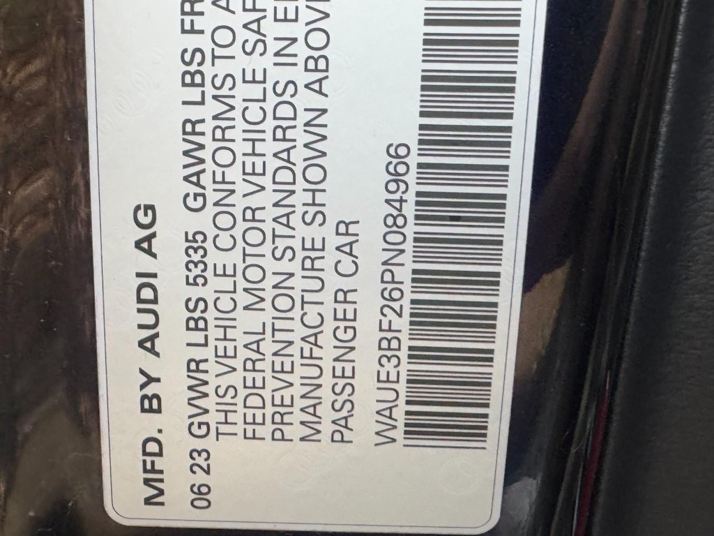 Audi A6 Sedan Vehicle Full-screen Gallery Image 25