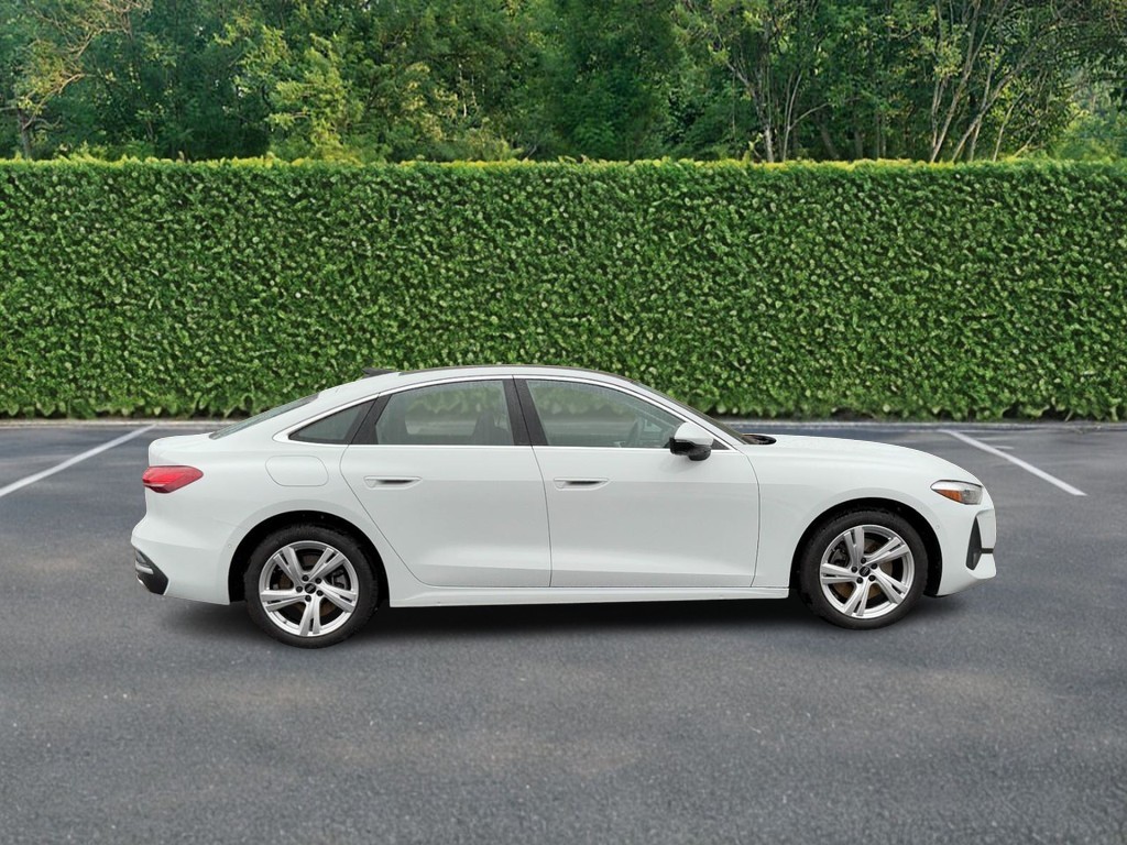 Audi A5 Vehicle Full-screen Gallery Image 02