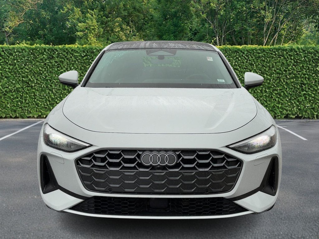 Audi A5 Vehicle Full-screen Gallery Image 07