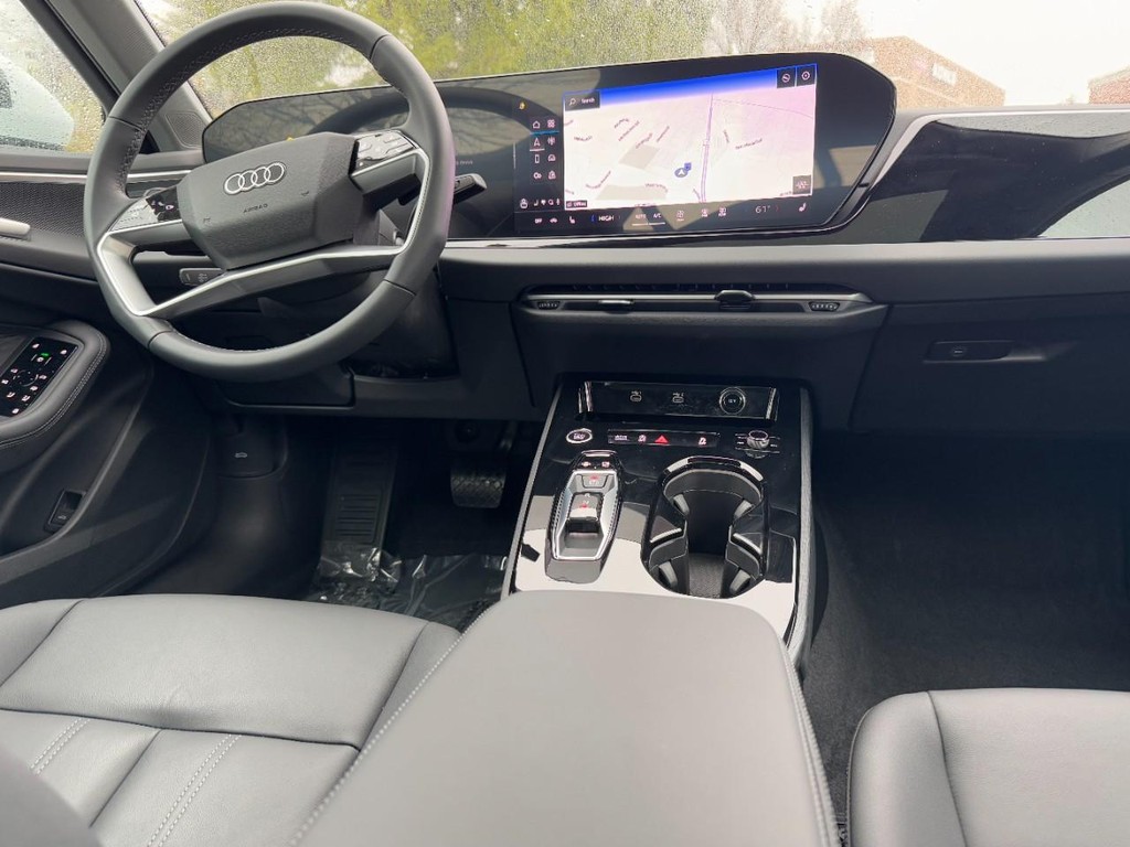 Audi A5 Vehicle Full-screen Gallery Image 11