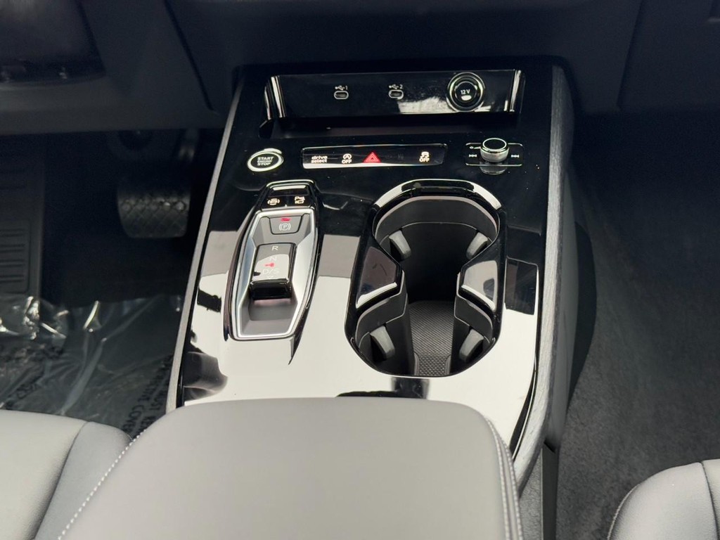 Audi A5 Vehicle Full-screen Gallery Image 14