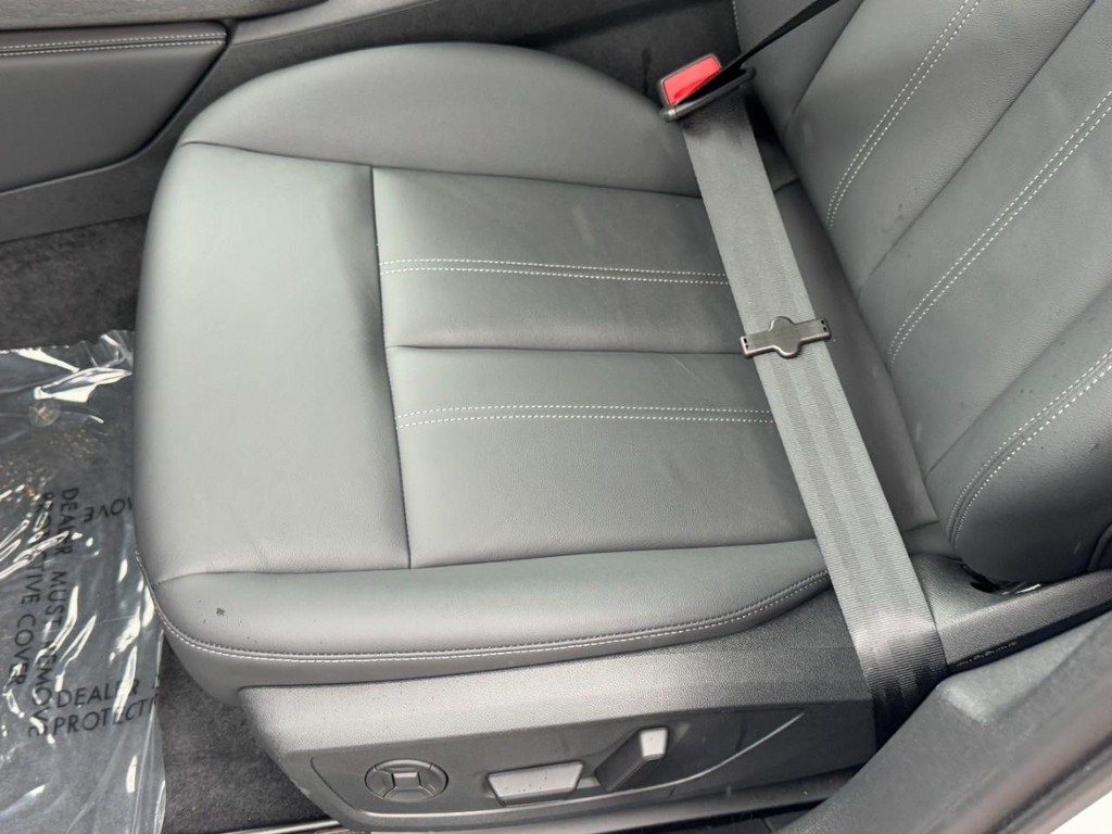 Audi A5 Vehicle Full-screen Gallery Image 24