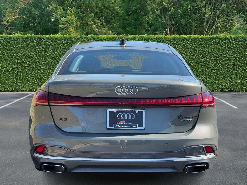 Audi A5 Vehicle Full-screen Gallery Image 08