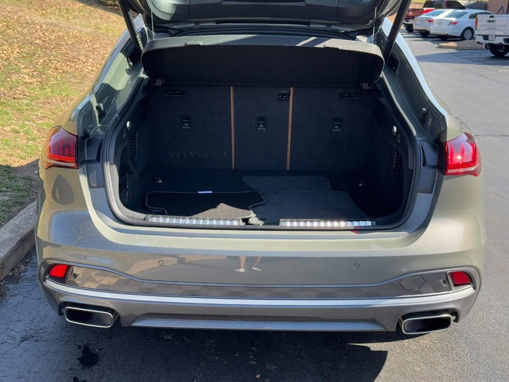 Audi A5 Vehicle Full-screen Gallery Image 09