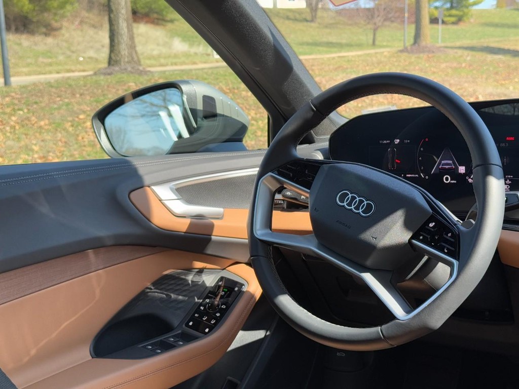 Audi A5 Vehicle Full-screen Gallery Image 12