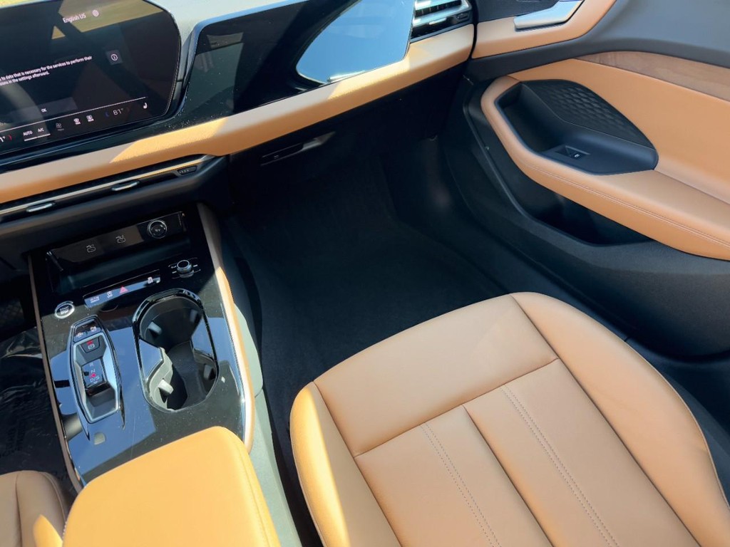 Audi A5 Vehicle Full-screen Gallery Image 15