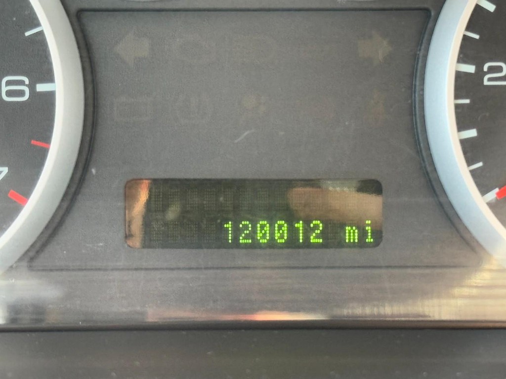 Ford Fusion Vehicle Full-screen Gallery Image 18