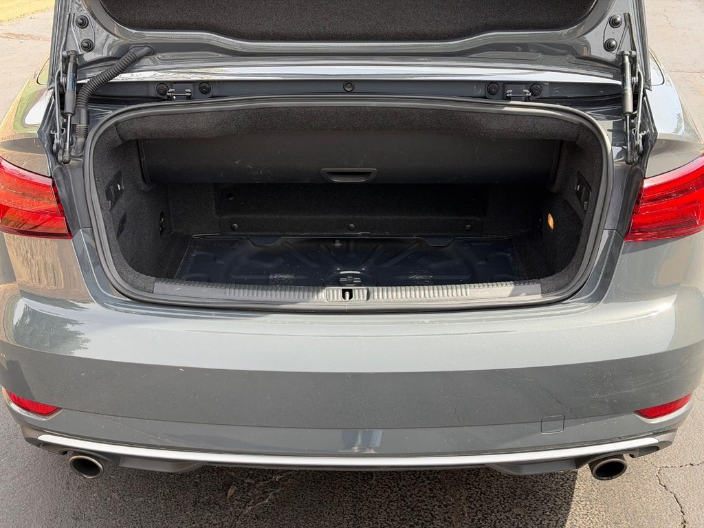 Audi A3 Cabriolet Vehicle Full-screen Gallery Image 05