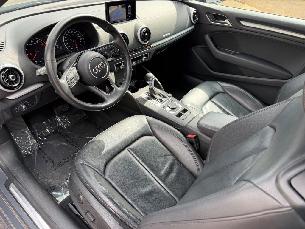 Audi A3 Cabriolet Vehicle Full-screen Gallery Image 15