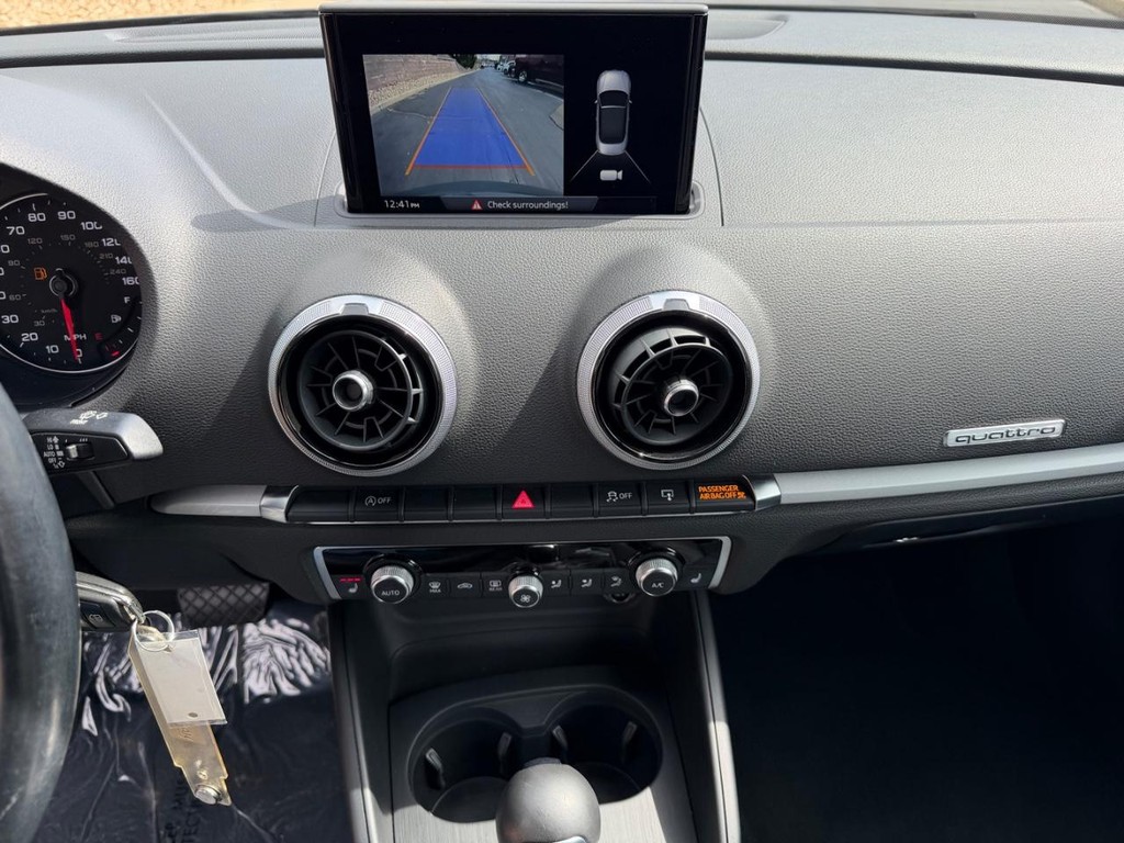 Audi A3 Cabriolet Vehicle Full-screen Gallery Image 17