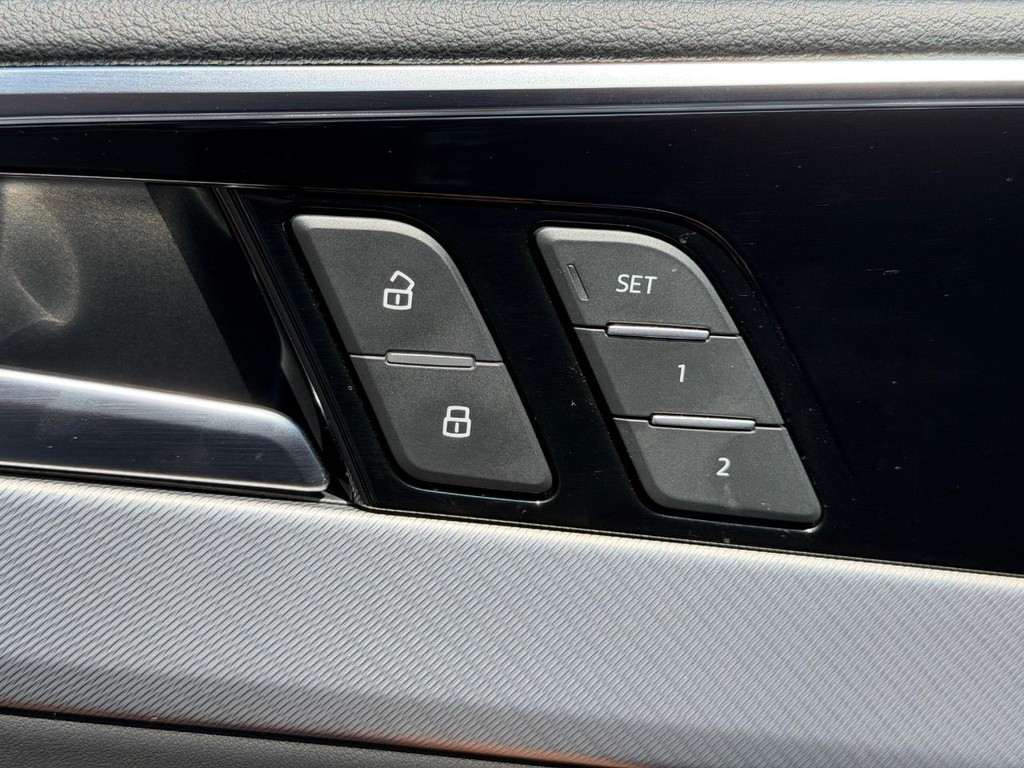 Audi A5 Sportback Vehicle Full-screen Gallery Image 17