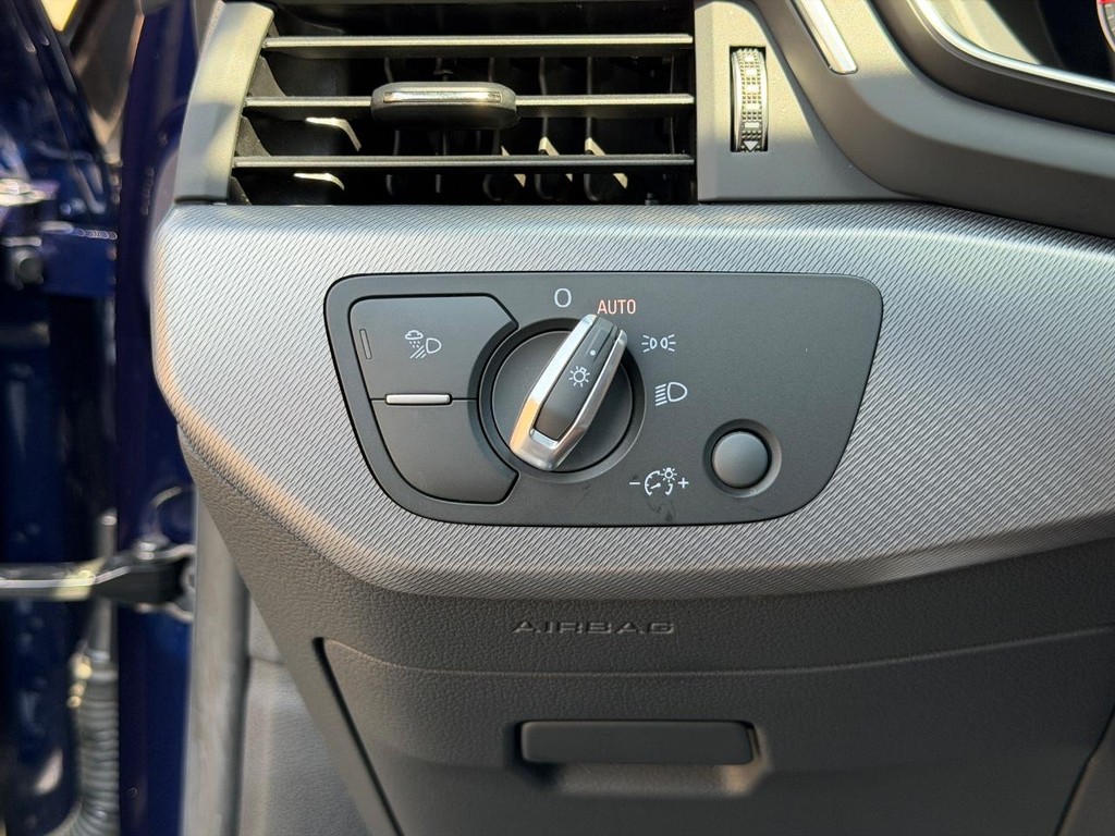 Audi A5 Sportback Vehicle Full-screen Gallery Image 18