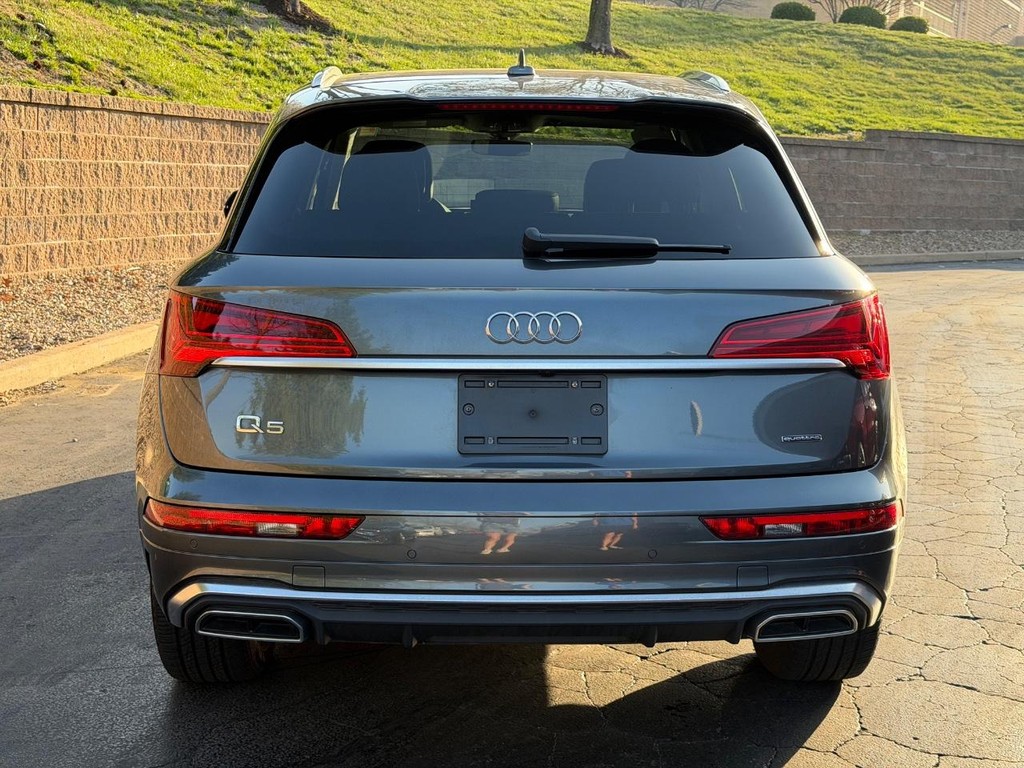Audi Q5 Vehicle Full-screen Gallery Image 05