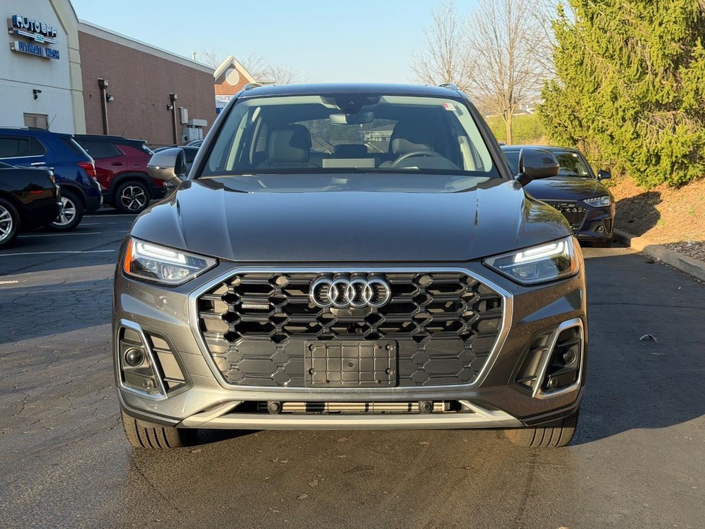 Audi Q5 Vehicle Full-screen Gallery Image 09