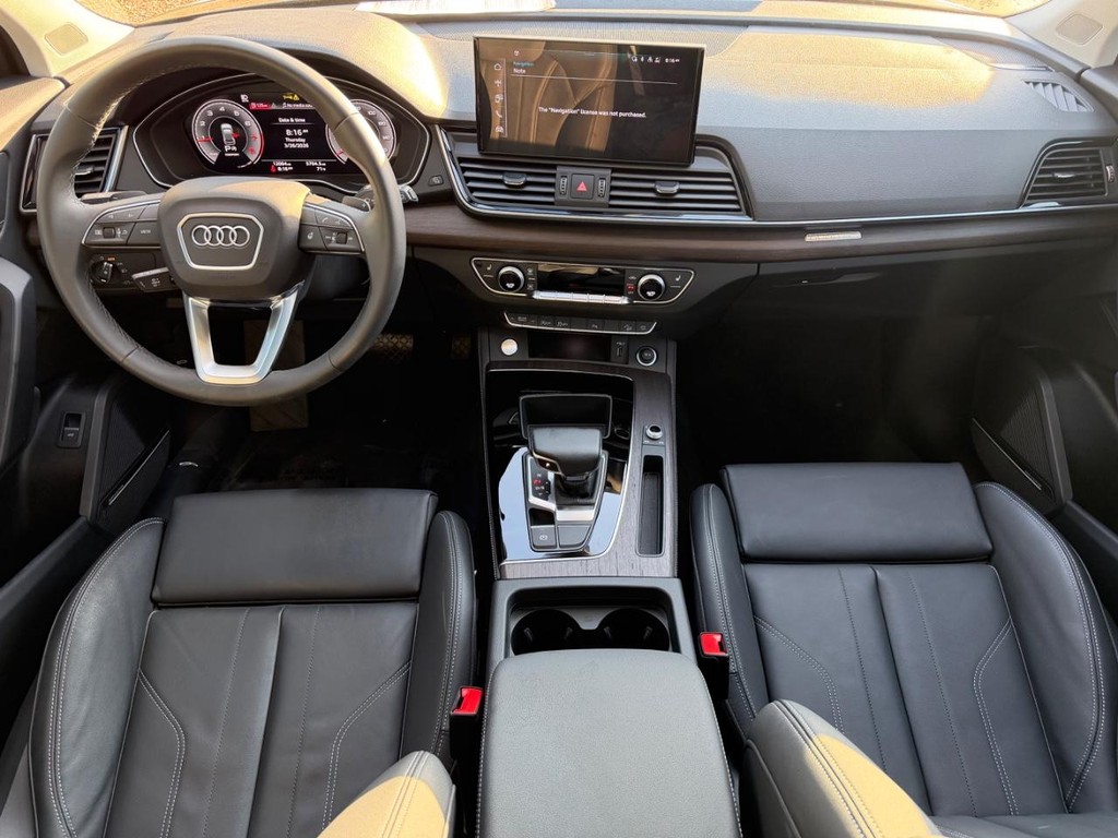 Audi Q5 Vehicle Full-screen Gallery Image 11