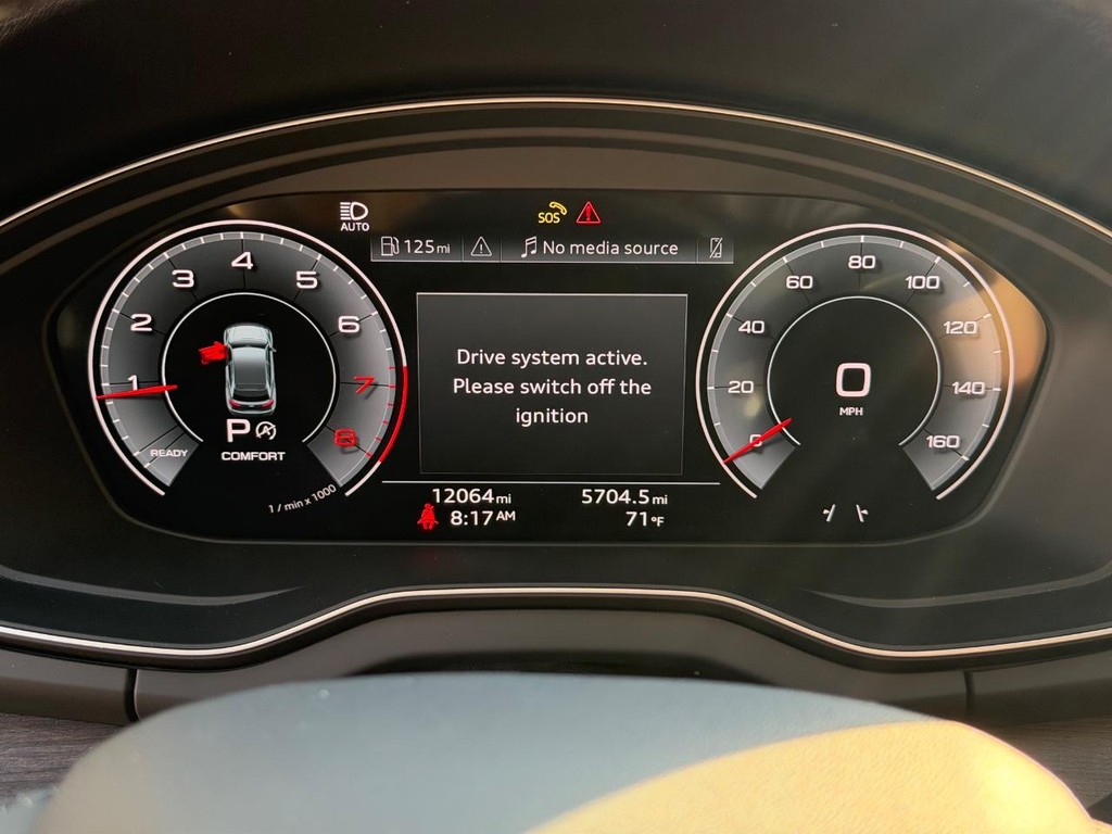 Audi Q5 Vehicle Full-screen Gallery Image 21